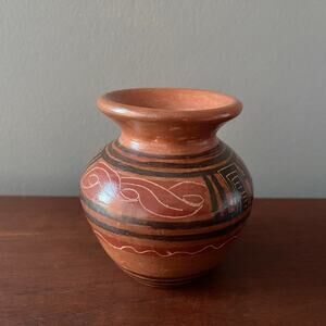 Studio Handmade Native American Terra Cotta Clay Vase Etching Brown Black
